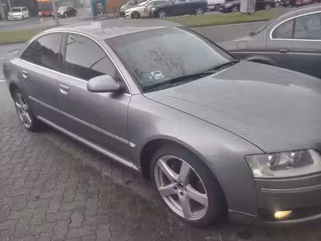 Audi A8 V6 3.0 TDI 233 quattro