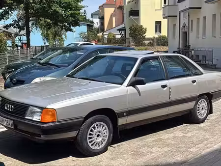 Audi 100 1.8