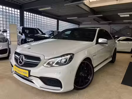 Mercedes-Benz Classe E E 63 AMG V8 5.5 557