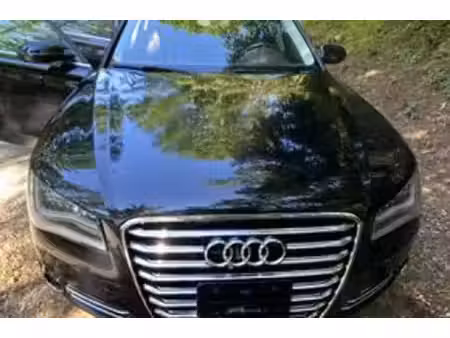 Audi A8 V8 4.2 FSI 372 quattro