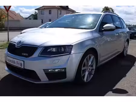 Škoda Octavia RS 2.0 TSI 220