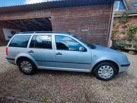 Volkswagen Golf 1.6 105