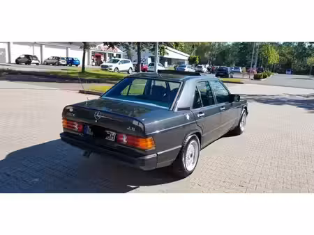 Mercedes-Benz 190 