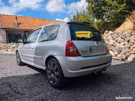 Renault Clio RS 2.0 182