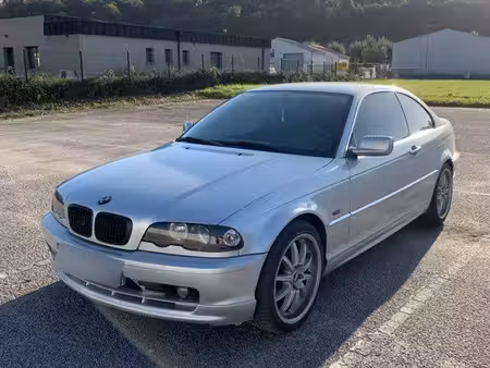 BMW Série 3 320i 2.2 170