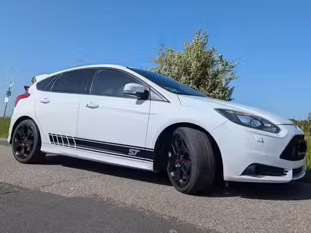 Ford Focus ST 2.0 EcoBoost 250