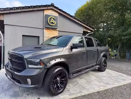 Dodge RAM 1500 V8 5.7