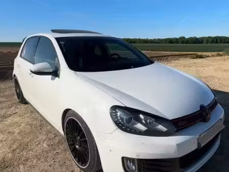 Volkswagen Golf GTI 2.0 TSI 210