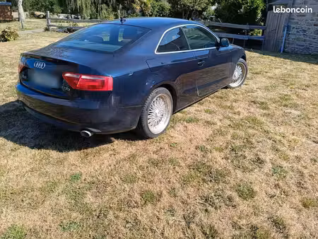 Audi A5 V6 2.7 TDI 190