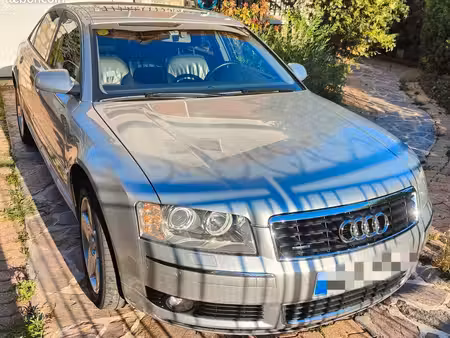 Audi A8 V8 4.2 335 quattro