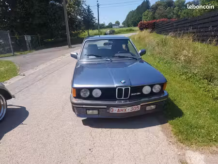 BMW Série 3 323i