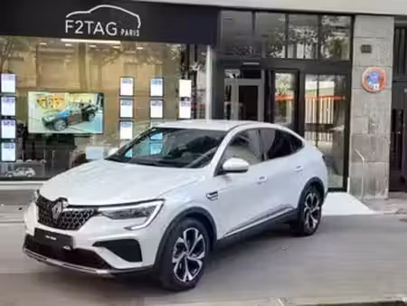Renault Arkana E-Tech 1.6 145 Techno