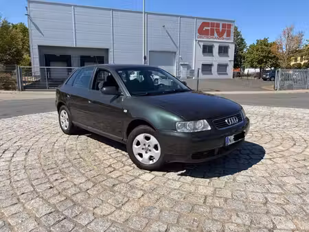 Audi A3 1.6 102 Ambiente