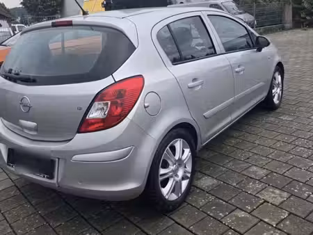 Opel Corsa 1.2 80