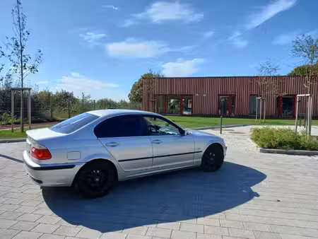 BMW Série 3 320i 2.2 170