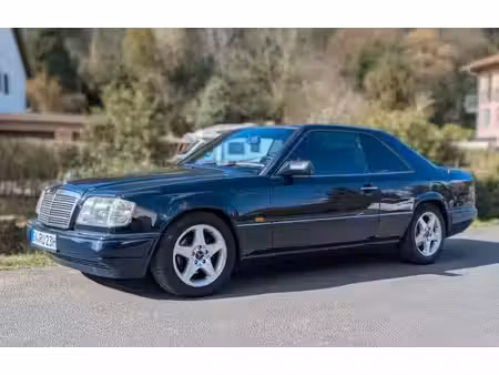 Mercedes-Benz Classe E E 200 136