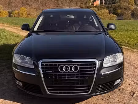 Audi A8 V8 4.2 FSI 350 quattro