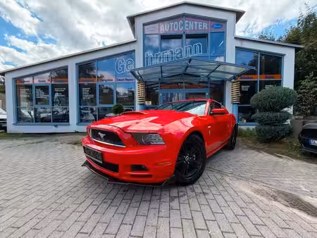 Ford Mustang Fastback V6 3.7