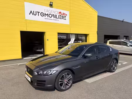 Jaguar XE P200 2.0 200 Pure