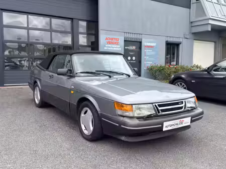 Saab 900 