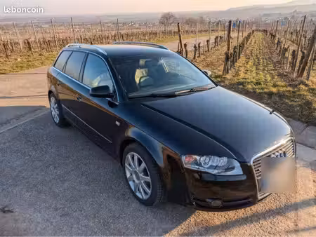 Audi A4 V6 3.2 FSI 256