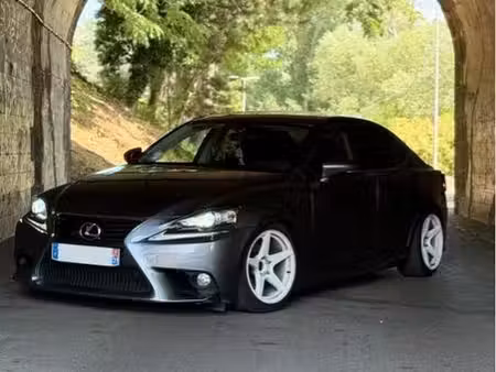 Lexus IS 