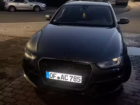 Audi A4 2.0 TDI 150 S line