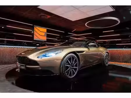Aston Martin DB11 