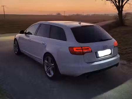 Audi A6 V6 2.8 FSI 220