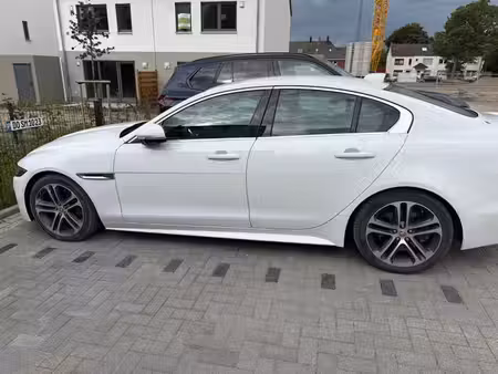 Jaguar XE D200 2.0 204 R Dynamic S