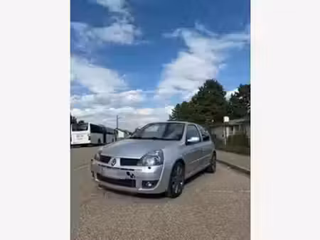 Renault Clio 16S 2.0 182