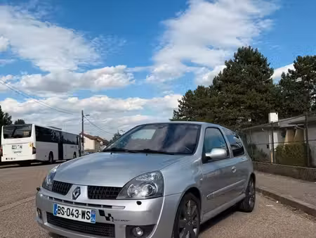 Renault Clio RS 2.0 182