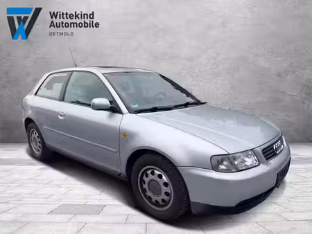 Audi A3 1.6 101 Ambiente