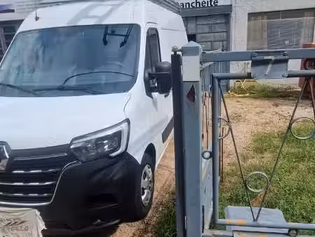 Renault Master 2.3 dCi 180