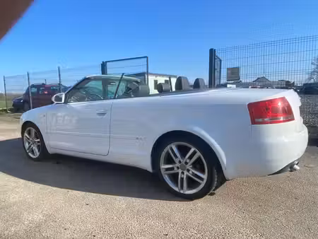 Audi A4 2.0 TDI 140 S line