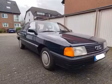 Audi 100 