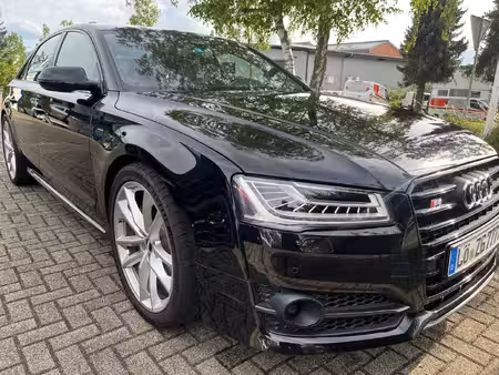 Audi A8 S8 Plus V8 4.0 605 quattro