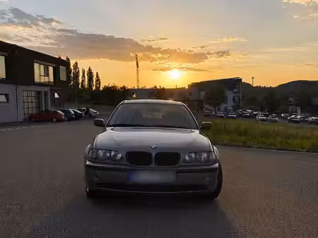 BMW Série 3 318i 2.0 143