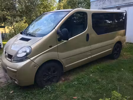 Renault Trafic 2.5 dCi 135