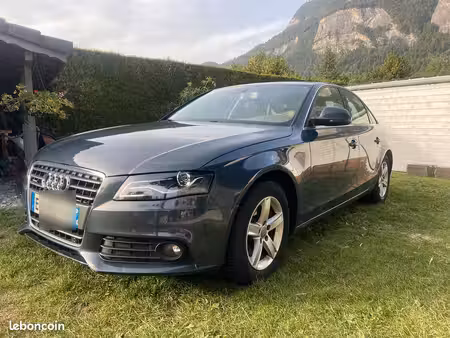 Audi A4 V6 3.2 FSI 265