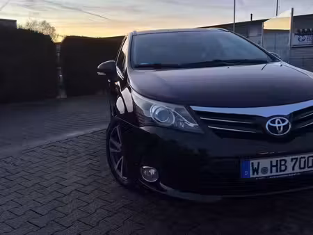 Toyota Avensis Break 2.0 124