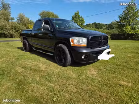 Dodge RAM 1500 V8 5.7