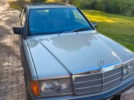 Mercedes-Benz 190 2.0 Classic