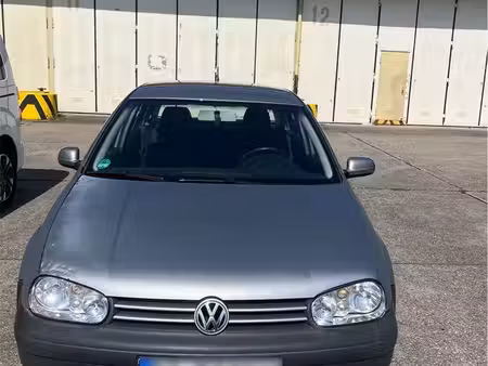 Volkswagen Golf 1.6 105