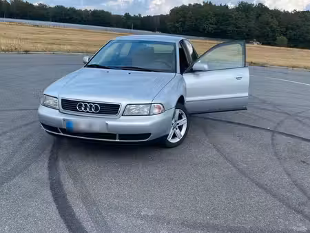 Audi A4 1.6 101