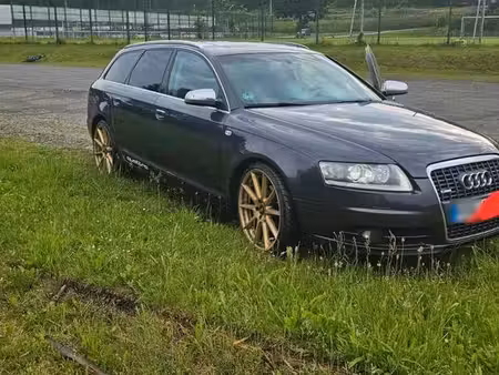 Audi A6 V6 2.4 177