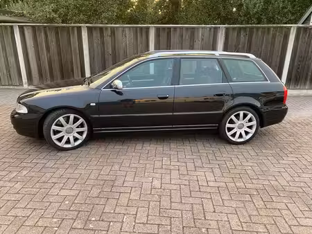 Audi A4 S4 V6 2.7 T 265 quattro