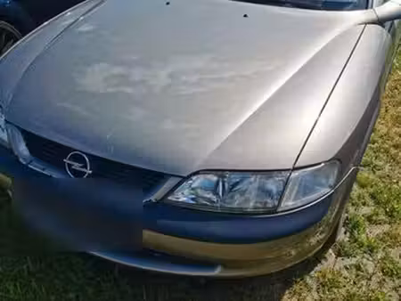 Opel Vectra 1.6 110