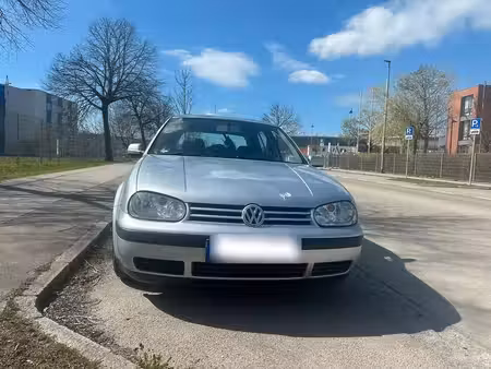 Volkswagen Golf 1.6 105