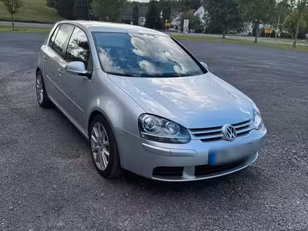Volkswagen Golf 2.0 TDI 140